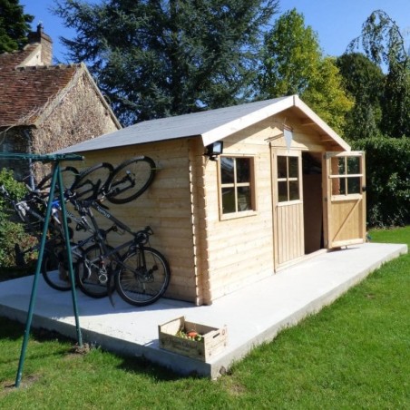 Abri de jardin en bois - rangement vélo sur le côté.